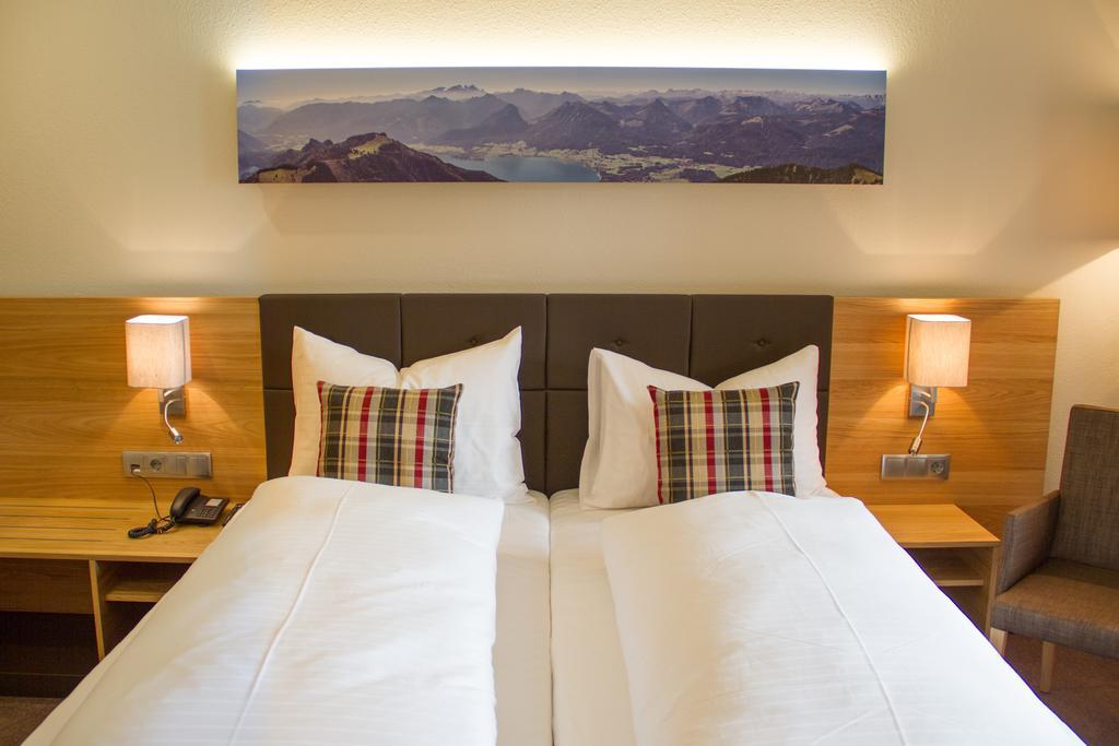 Hotel-Gasthof Beim Böckhiasl Neukirchen an der Vöckla Zimmer foto