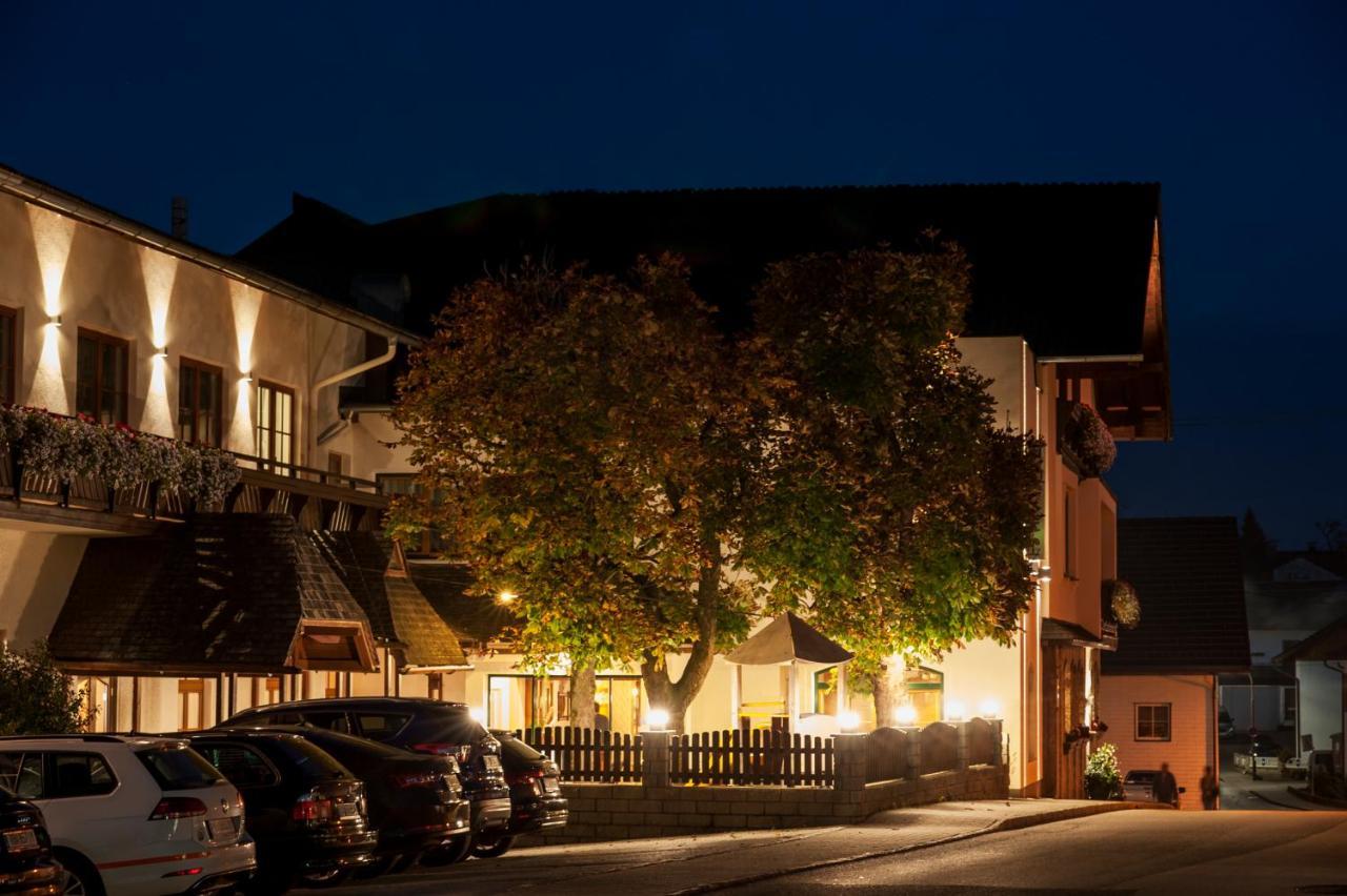 Hotel-Gasthof Beim Böckhiasl Neukirchen an der Vöckla Exterior foto
